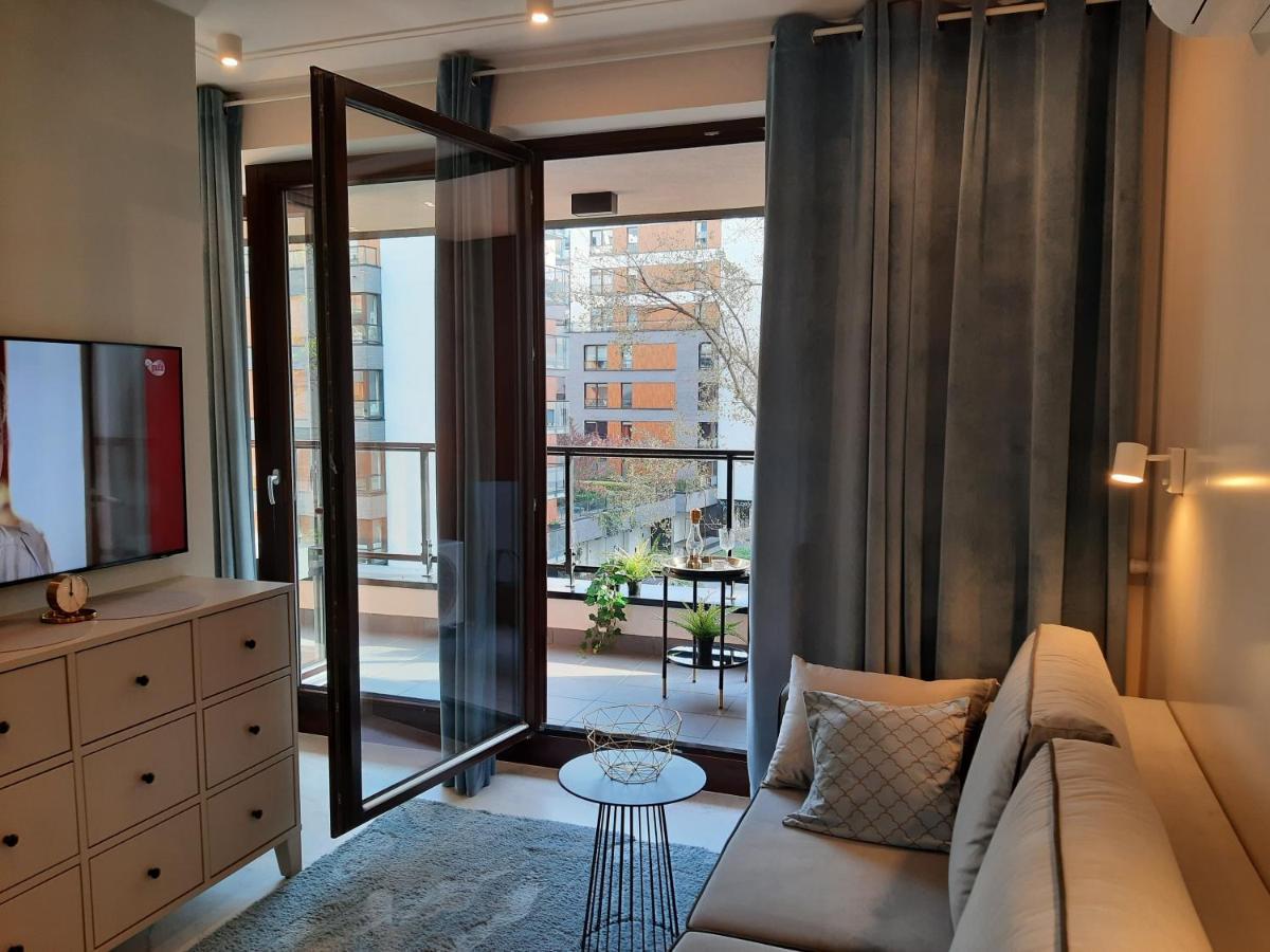 Siedmiogrodzka - Handy Location, Aircon & Garage Free Butas