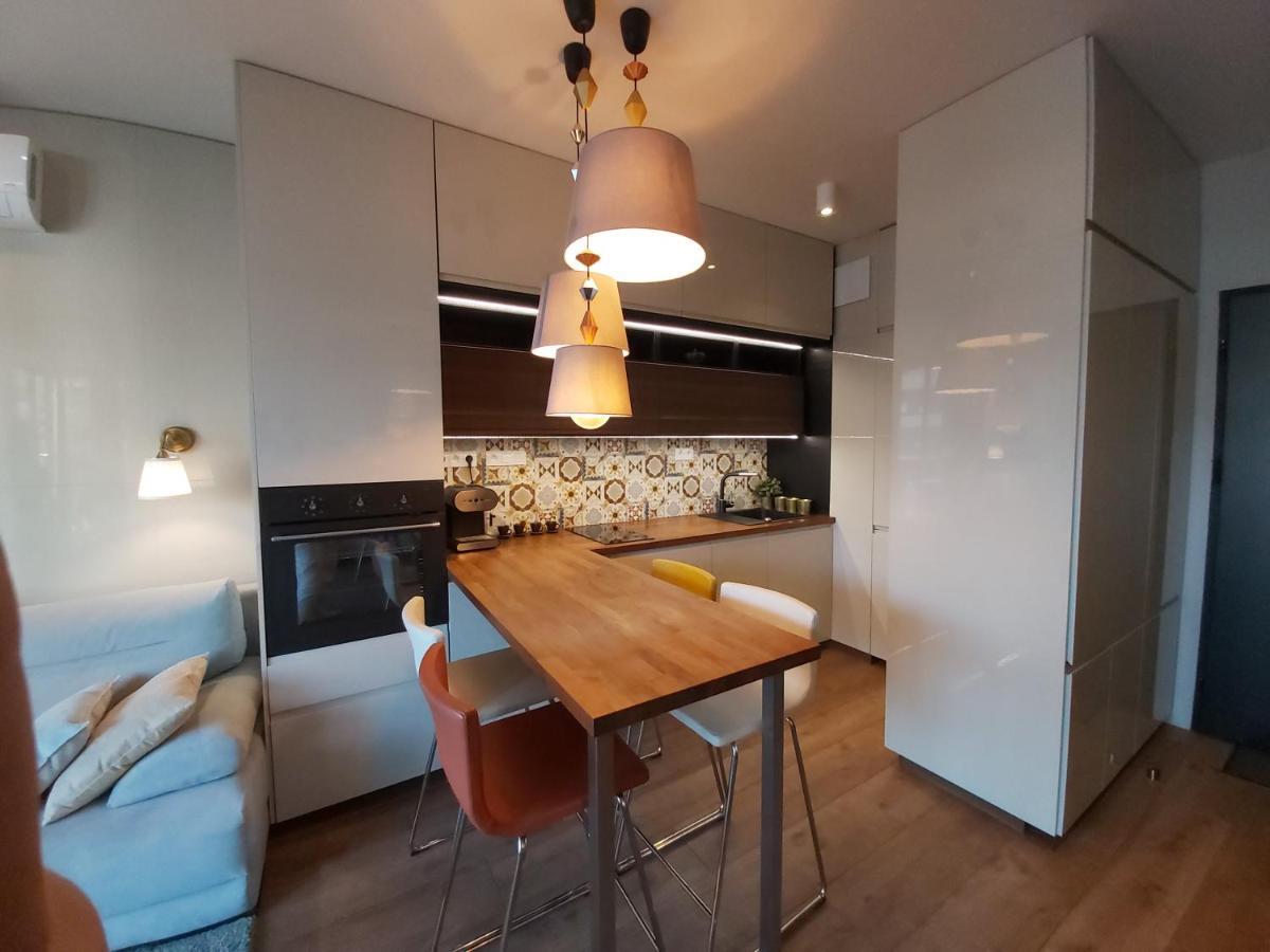 Siedmiogrodzka - Handy Location, Aircon & Garage Free Butas Warsaw